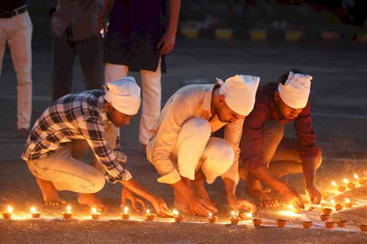CT Family Illuminates the Spirit of Bandi Chhor Divas with a Divine Deep Mala