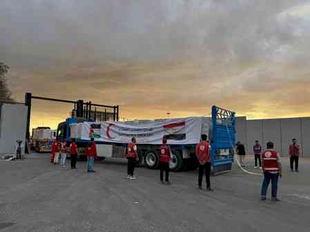 Hamas says 980 trucks of humanitarian aid have entered Gaza since ceasefire