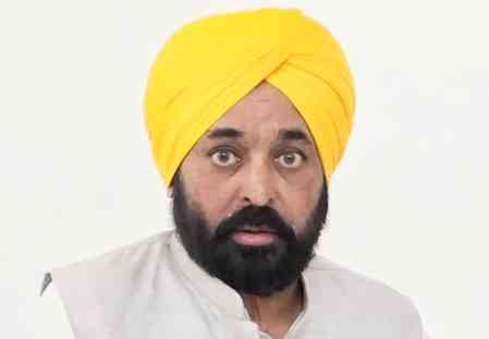 Punjab CM suspends DIG Bhullar, caught by CBI in bribery case