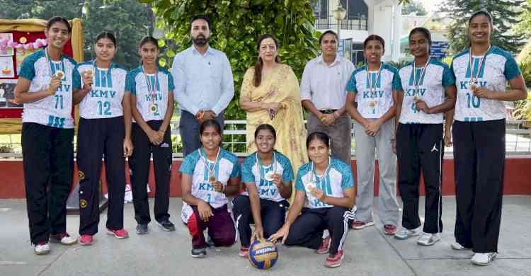 KMV’s Volleyball Team Clinches Silver Medal in Inter-College Championship