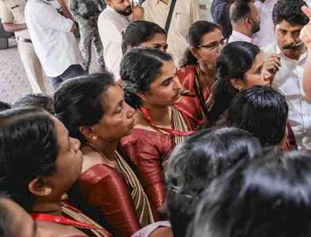 Protesting ASHA workers in Kerala march to CM Vijayan’s residence