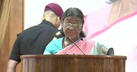 President Murmu unveils statue of KR Narayanan in Kerala, recalls his emphasis on education