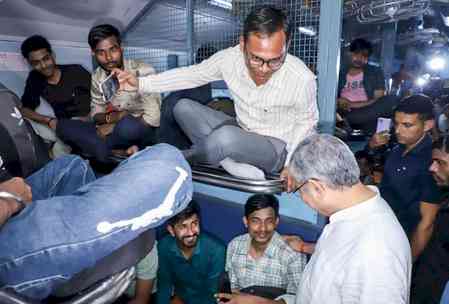 1,205 special trains over next 4 days to manage Chhath festival rush: Govt