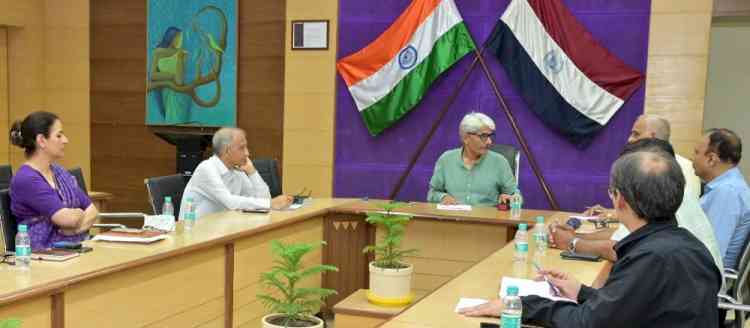 परीक्षा सुधारों को लेकर कुलपति की अध्यक्षता में उच्चस्तरीय बैठक हुई
