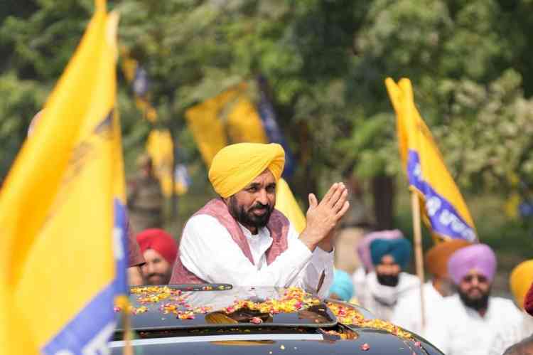 CM Bhagwant Mann Leads Massive Roadshow in Tarn Taran Constituency; Appeals to Voters to Support AAP Candidate Harmeet Singh Sandhu