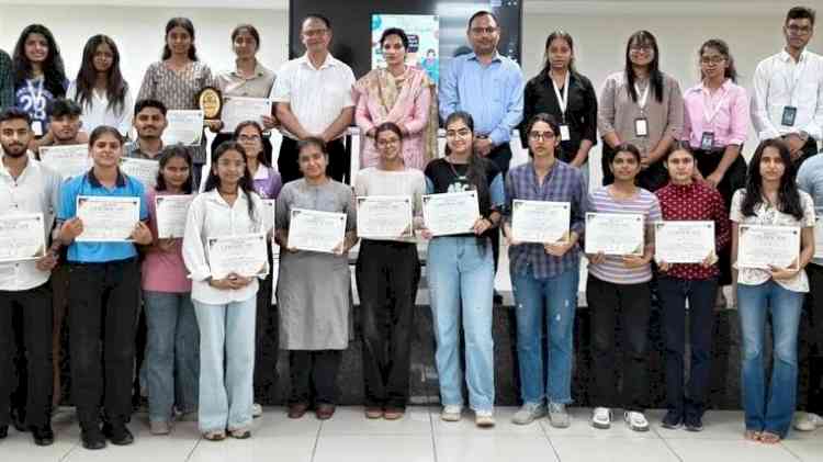 मासिक स्पीकाथॉन प्रतियोगिता में सोनू प्रथम
