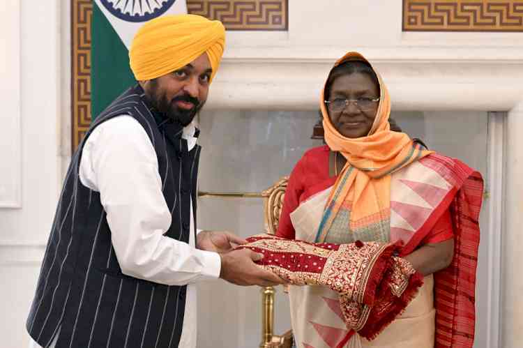 Bhagwant Mann invites President of India to participate in events to commemorate 350th Martyrdom Day of Sri Guru Tegh Bahadur Ji