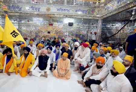 CM Yogi welcomes Guru Charan Yatra, says Sikh gurus' contribution in India's heritage unforgettable