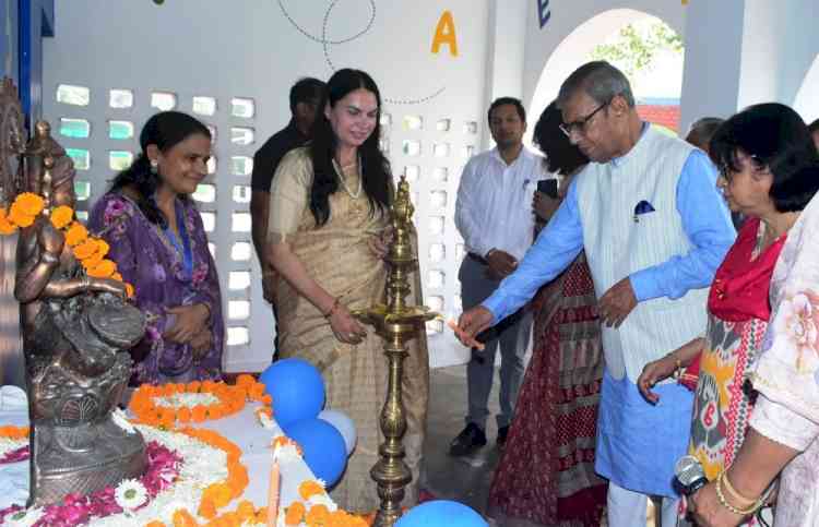 राज्यपाल ने निपुण वाटिका का अवलोकन कर जिला प्रशासन की नई पहल को सराहा