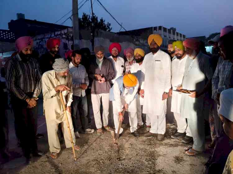 Cabinet Minister Tarunpreet Singh Sond  inaugurates construction of rural link roads' project worth Rs 2.23 crores in Khanna