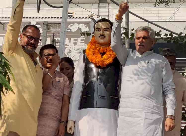 हिंदू कॉलेज में संस्थापक डॉ. मंगल सैन को किया याद