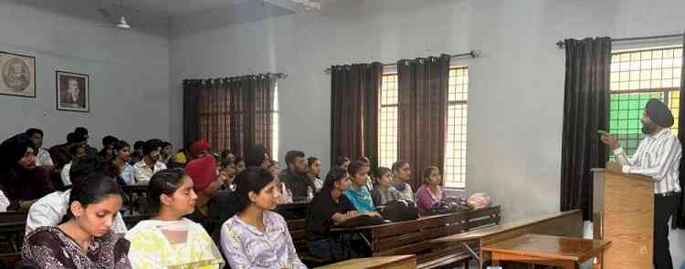 Special Lecture on Competitive Exam Preparation at Lyallpur Khalsa College