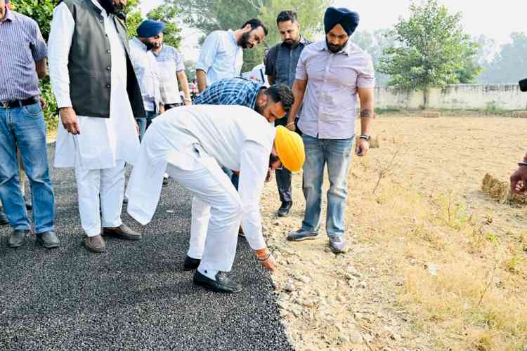 Minister Tarunpreet Singh Sond inaugurates construction of rural link roads' project worth Rs 2.69 crores in Khanna