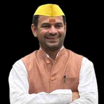 Family softens toward Tej Pratap as Rabri Devi backs his independent stand