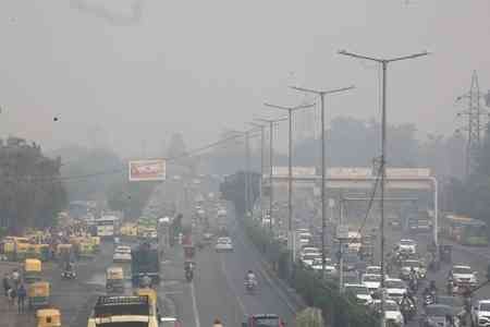 Delhi wakes up to toxic air as AQI breaches 400 mark; thick smog envelops NCR