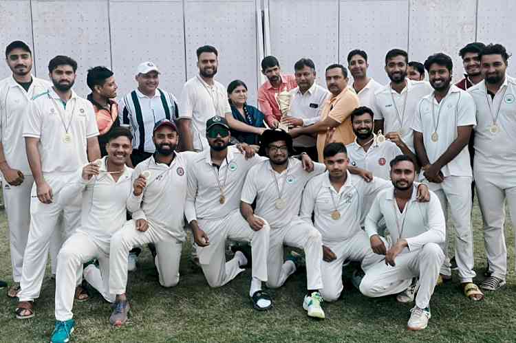 इंटर कॉलेज क्रिकेट टूर्नामेंट का खिताब यूटीडी के नाम