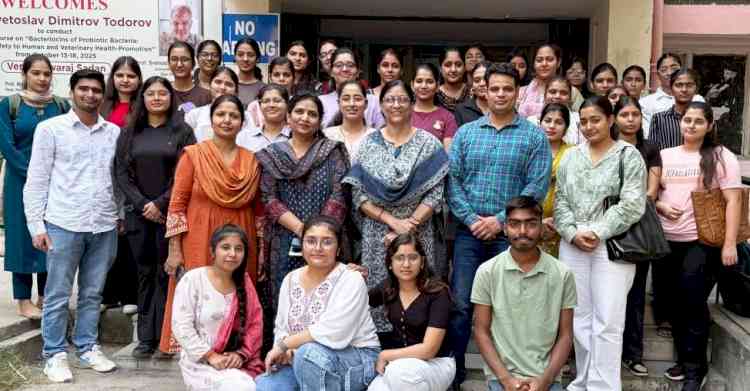 जेनेटिक्स विभाग में विज्ञान व क्विज क्लब की गतिविधियां आयोजित