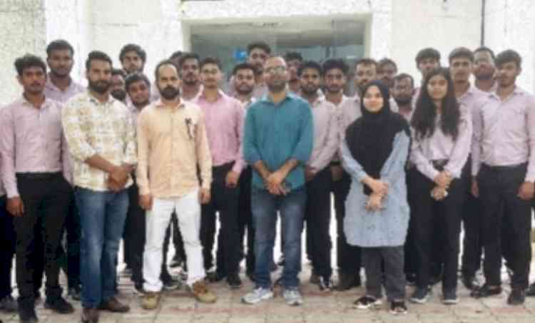 यूआईईटी छात्रों ने किया राष्ट्रीय सौर ऊर्जा संस्थान का शैक्षणिक भ्रमण