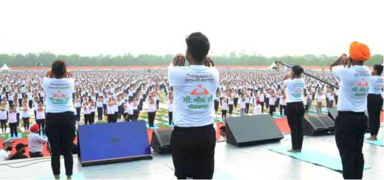 CM Di Yogashala' creates history; 2 lakh people doing free yoga daily, over 4,500 classes conducted, 2,600+ youth employed 