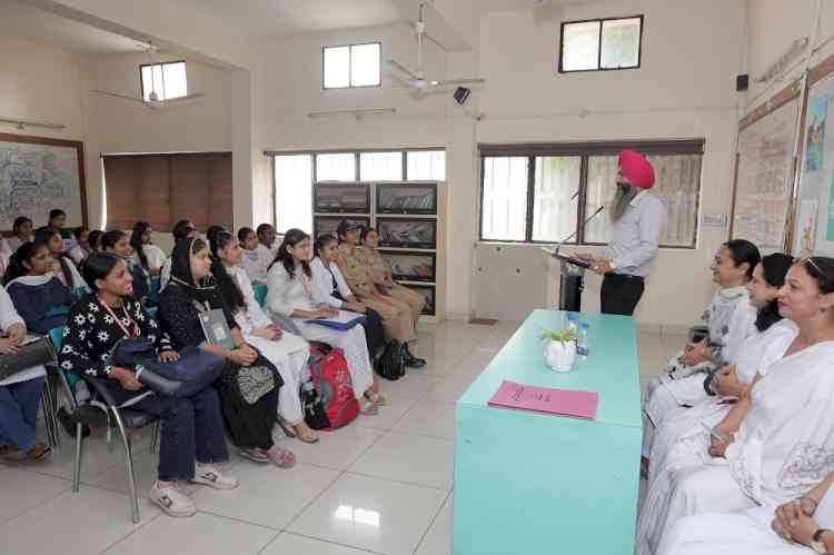 Guru Nanak Study Centre of PCM S.D.College for Women Holds Guest Lecture on ‘Guru Nanak Bani: Universal Solidarity’