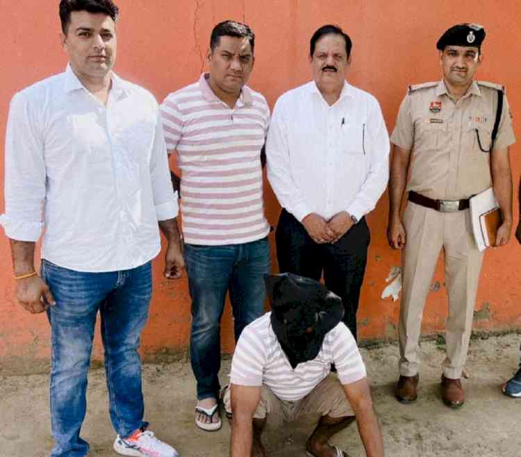 रोहतक पुलिस की एवीटी स्टाफ की टीम ने अवैध हथियार सहित युवक को किया काबू