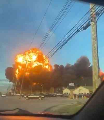 At least 3 dead, 11 injured in cargo plane crash in Kentucky, US