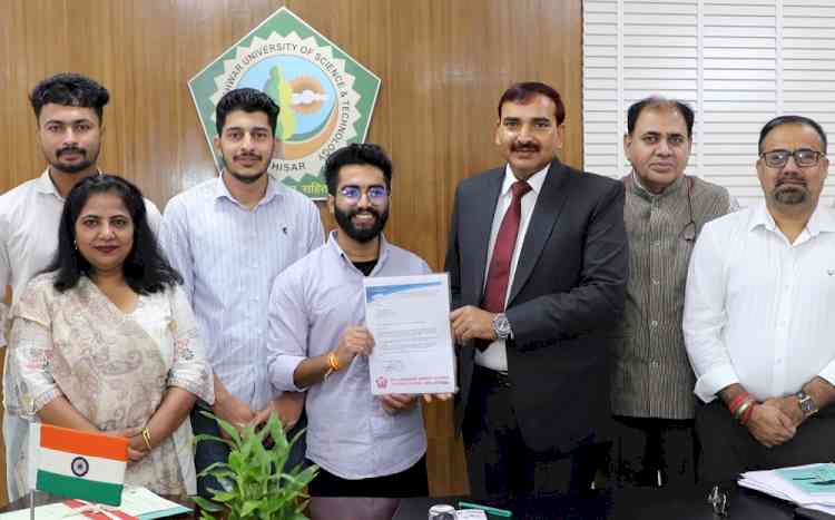 जीजेयू के छात्र को 'एंटी-स्ट्रेस एंड इम्युनिटी' प्रोजेक्ट पर रिसर्च के लिए मिली छात्रवृत्ति