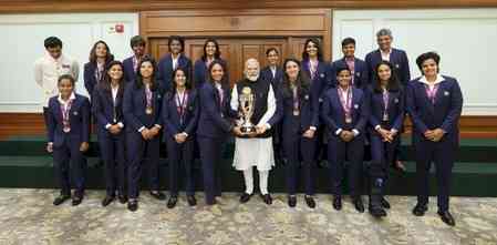 PM Modi meets Women’s ODI World Cup winning Indian team