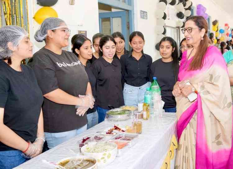 KMVites Showcase Entrepreneurial Flair and Innovation during Commerce Mela 2025