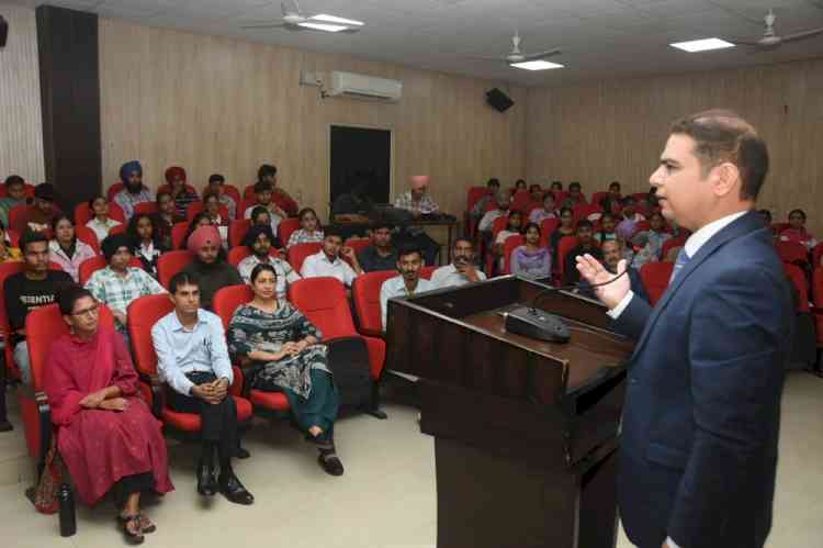 Lyallpur Khalsa College Organizes Awareness Workshop on “Entrepreneurship & Innovation” as Career Opportunities