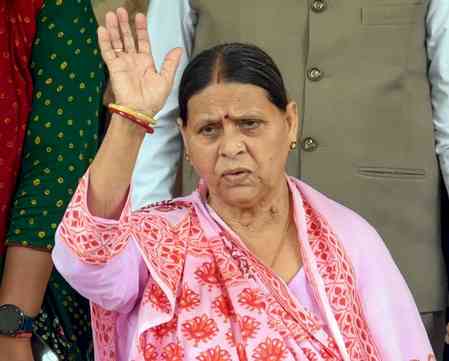 Bihar polls: Rabri Devi, Misa Bharti urge people to 'vote for change'