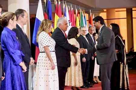 Indian envoy meets Panama President, extends wishes on ‘Fiestas Patria’ and Independence Day