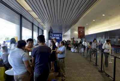 Over 700 flights cancelled in US as government shutdown drags on