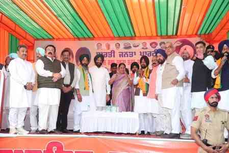 Punjab: Delhi CM Rekha Gupta attacks Kejriwal in Tarn Taran poll rally