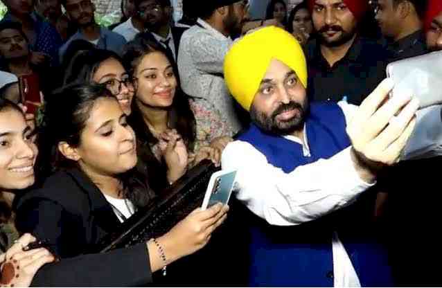 Women’s health is Mann Government’s priority! More than 13 lakh women of Punjab are receiving free sanitary pads every month through ‘Navi Disha’