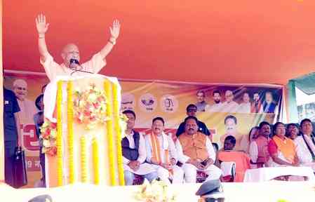 A state with glorious past faced literacy crisis: UP CM tears into RJD-Cong in Bihar