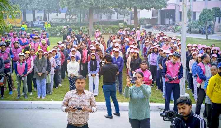 'Gulabi Udaan' Cyclothon Successfully Unites Hundreds in Delhi to Champion Breast Cancer Awareness and Early Detection