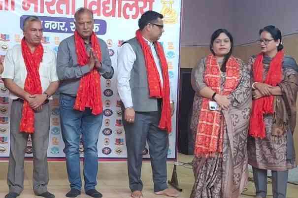 हस्तलेख व अंग्रेजी संभाषण पर एक दिवसीय कार्यशाला आयोजित