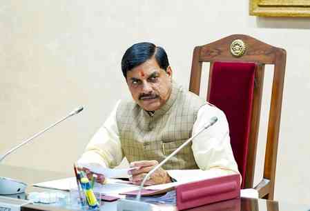 MP CM to transfer Rs 300 crore for 1.32 lakh farmers under 'Bhavantar scheme' on Nov 13