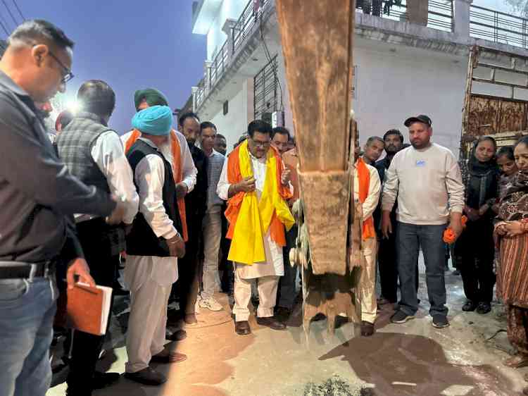 MLA Bagga launches development projects in Ward No. 93
