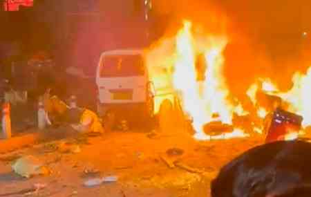 Delhi: Car explosion near Red Fort, vehicles on fire, creates panic-like situation
