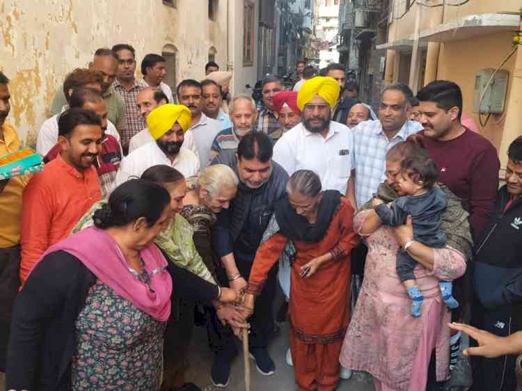 MLA Prashar inaugurates development projects worth Rs 47.50 lakh in Mehmood Pura  