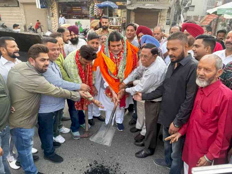 MLA Prashar inaugurates projects worth over Rs 1 crore to upgrade road infrastructure and streamline water supply 