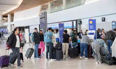 US flight disruptions continue as government shutdown nears end