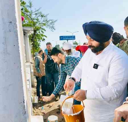 Anandpur Sahib turning white to evoke Guru Tegh Bahadur's divine light