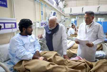 'Those behind conspiracy will be brought to justice': PM Modi after meeting Delhi blast survivors