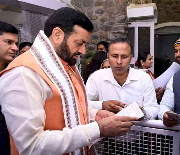 सीएम ने हुकटा प्रतिनिधियों को शीतकालीन सत्र में विवि के अनुबंधित शिक्षकों के लिए सेवा सुरक्षा विधेयक लाने का भरोसा दिया