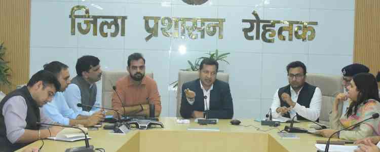 उपायुक्त सचिन गुप्ता ने स्वच्छता व सौंदर्यकरण को लेकर हर वार्ड में जागरूकता गतिविधियां आयोजित करने के निर्देश दिए