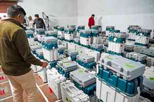 Bihar polls: Tension in Rohtas as Grand Alliance candidates protest outside strong room