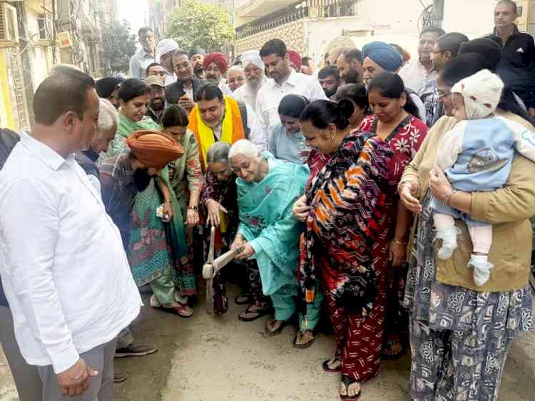 MLA Prashar kick starts project to reconstruct streets of Harcharan Nagar 